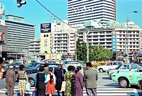 中井寛一 On Twitter 46年前の梅田（大阪駅前）の風景。 1976（昭和51）年に大阪市北区で撮影された写真。 写真内の中央に