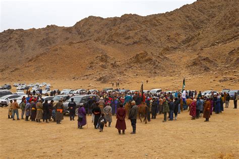 “Халзан Бүрэгтэй"-н үйл ажиллагааг зогсоолоо - Eguur.MN