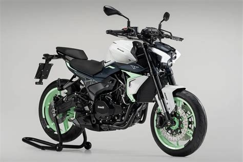 Benelli Tornado Naked Twin First Look Fast Facts