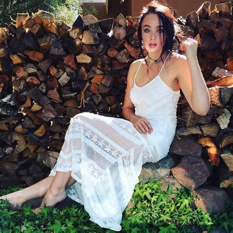 Hot Stevie Lynn Jones Photos Will Make Your Day Better Thblog