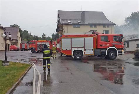 Gigantyczny Po Ar Pod Warszaw Z P Omieniami Walczy O Ponad