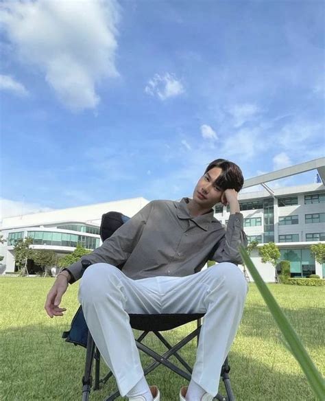 Aktor Pria Dalam Fotografi Hitam Putih