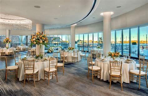 Boston Marriott Long Wharf | Wedding Venues | Boston, Massachusetts