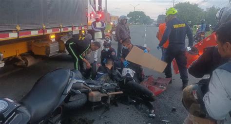 Cierran Calzada De La V A Cali Yumbo Por Aparatoso Accidente Entre