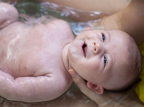 Quando E Come Possiamo Fare Il Bagnetto Al Neonato