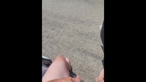 在高速公路上撒尿 Pornhub Gay