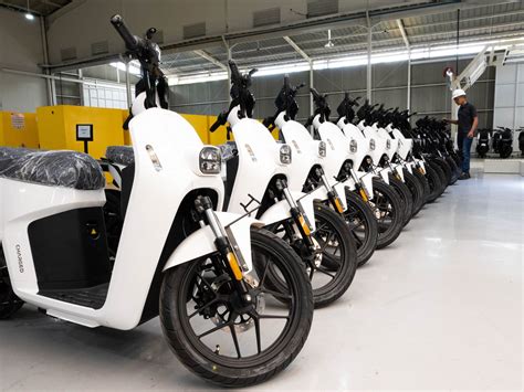 Motomobi News Charged Indonesia Jalin Kesepakatan Dengan Vmoto Soco