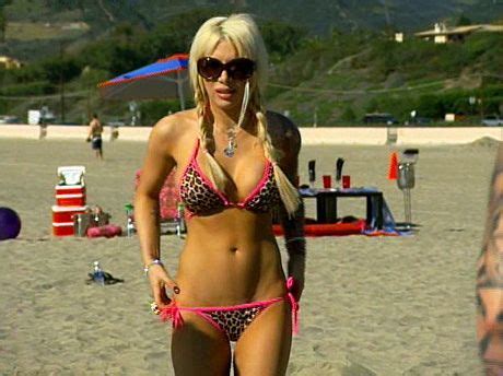 Hot Sexy Daisy De La Hoya Bikini Pics