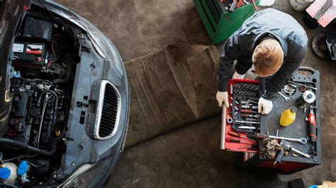 5 Easy DIY Car Maintenance Services You Can Do at Home