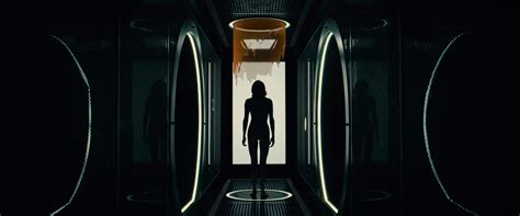 Naked Shailene Woodley In Allegiant