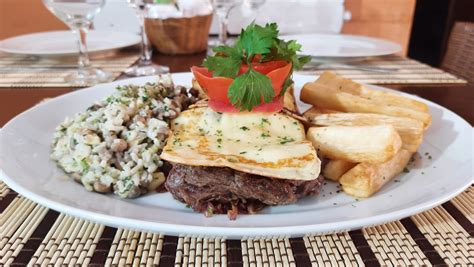 Saiba como preparar carne de sol em bifes queijo coalho e baião de