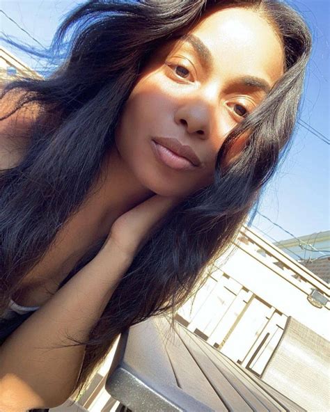 20 Latest Hot Hannaha Hall Bikini Pics