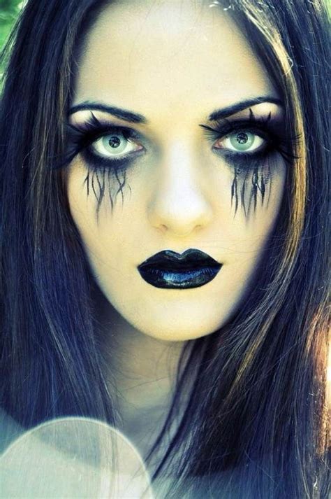 13 Witch Makeup Looks Bewitching It” Girls Are Wearing This Halloween