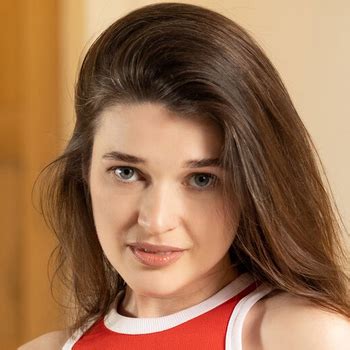 Erotic Babe Serena Wood Showing Her Naked Body Photos