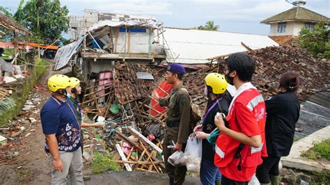 Bantu Korban Gempa Cianjur Universitas Atma Jaya Jakarta Kirim