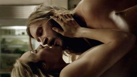 Laura Vandervoort Making Out In Hot Sex Scene From Bitten Series Scandal Planet