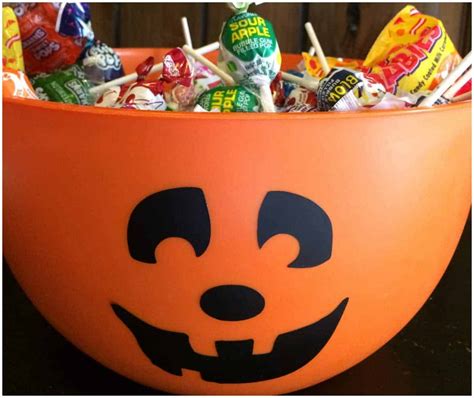 Make your own Pumpkin Trick or Treat Candy Bowl - A Sparkle of Genius