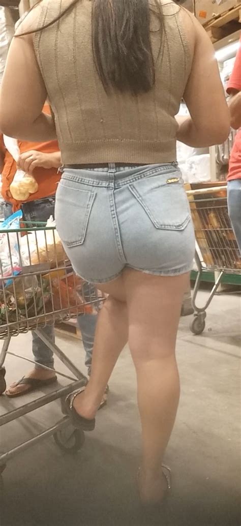 Hungry Ass Hottie Blonde Short Shorts Volleyball Forum