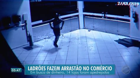 Ladr Es Quebram Portas E Invadem Lojas E Rcios Em Tangar Da