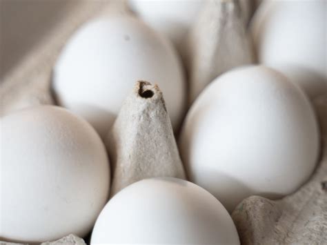 Як перевірити свіжість яєць прямо в магазині