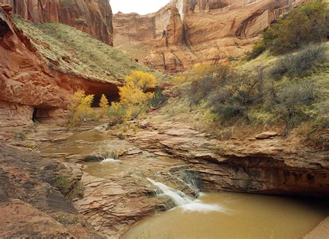 Hike Guide: Coyote Gulch (UP) – Across Utah!