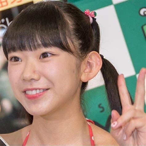 「うらやましい」長澤茉里奈、小日向ななせのhカップを“もみもみ”水着姿を披露 モデルプレス