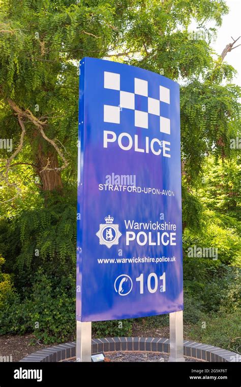 Police station sign uk hi-res stock photography and images - Alamy