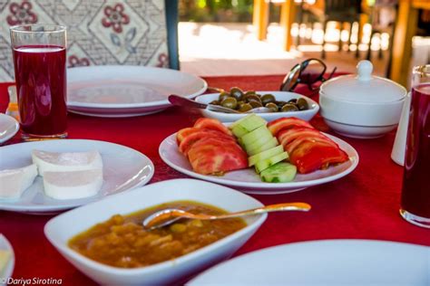 Travel Breakfasts Pictolic