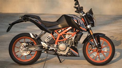 2017 Ktm 390 Duke First Ride Autoblog