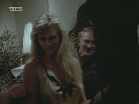 Falcon Crest nude pics página 1