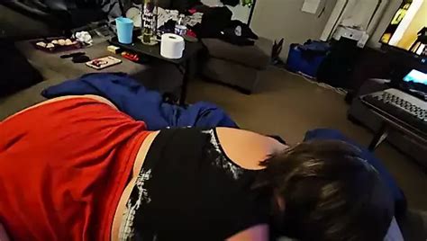 Milf Zeigt Dem Klempner Wie Ein Rohr Verlegt Wird Und Zwar Tief In Den Hals Xhamster