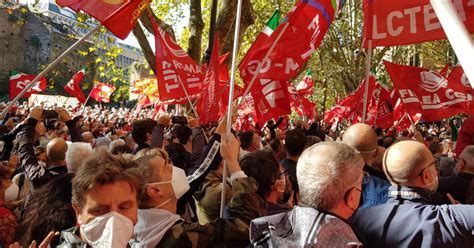 Roma Presidio Davanti Alla Sede Della Cgil Assaltata Centinaia Di