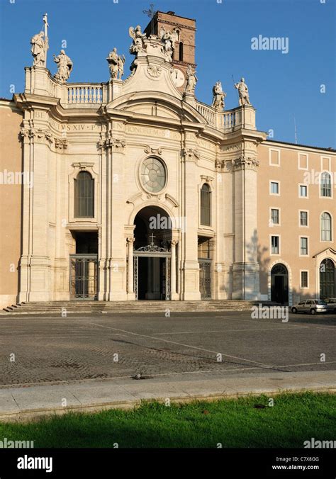 La Bas Lica Di Santa Croce In Gerusalemme Roma Italia Fotograf A De