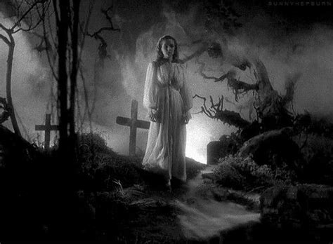 Pin By Paula Hentai And Sad On Bellamour Lugosi Vampire Vintage Horror Vampire Movies