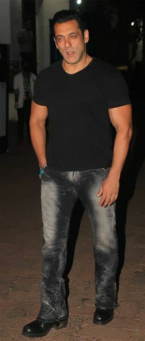 Pin By Sindy Mustermann On Salman Khan Mens Tops Mens Tshirts Mens