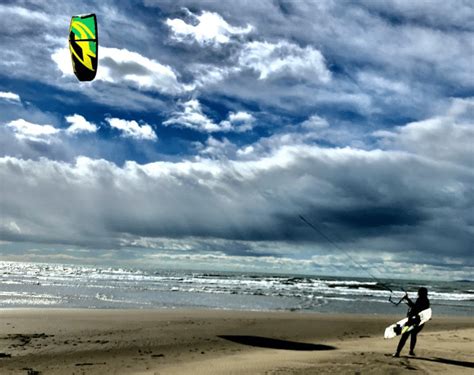 Top 10 des meilleurs spots de kitesurf en France pour débutants et