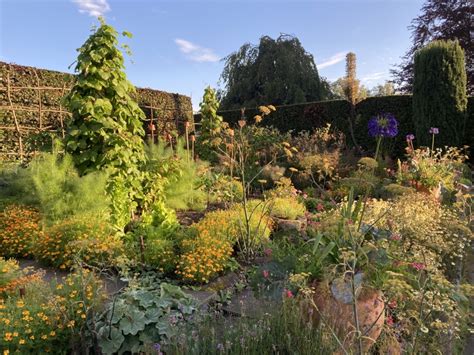 York Gate Leeds Ngs Gardens