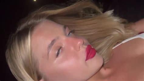 Vídeos sexuales y shows de cámaras grabados de Legally Blonde Stripchat