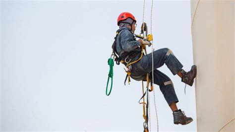 faktor jatuh  kerja ketinggian menyelidiki risiko  pencegahannya