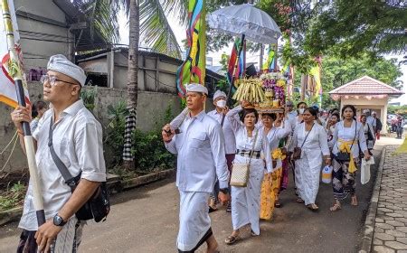 Umat Hindu Upacara Melasti Di Pura Segara Cilincing Sambut Hari Nyepi