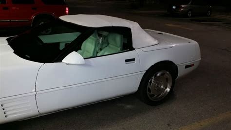 1993 Triple White 40th Anniversary Corvette Convertible 20885 Miles