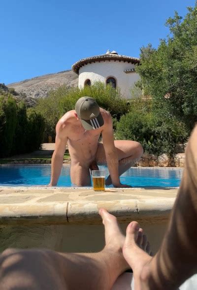 Bare Naked Nude Men Tumblr Tumbex