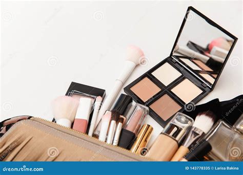 Bolso Del Maquillaje Con Los Productos De Belleza Cosm Ticos Belleza Y