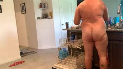 Dad Bod Naked Man Doing Dishes V Deos Pornos Gratuitos Youporngay