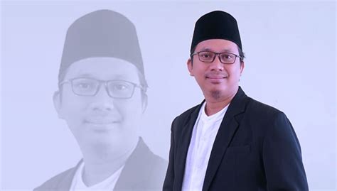 Biografi Ahmad Muhdlor Ali Calon Bupati Muda Asal Sidoarjo