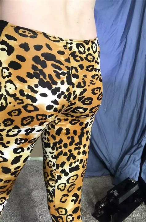 Booty Show In Cheetah Print Leggings Shemale Amateur Porn Feat Rhylee