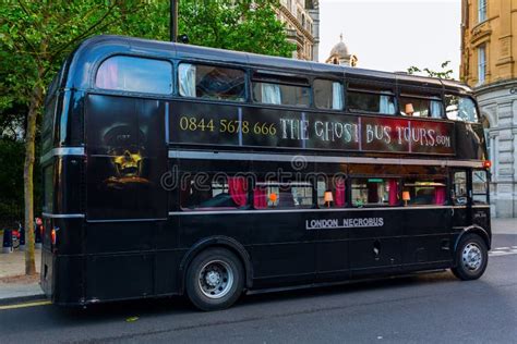 Vieil Autobus De Routemaster Londres Pour Des Visites Guid Es