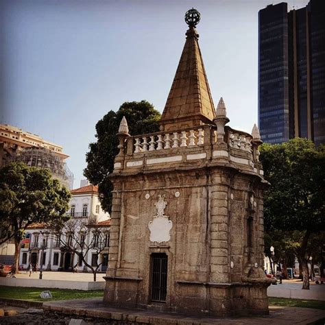 Chafariz Colonial Do Mestre Valentim Na Pra A Xv No Rio De Janeiro O