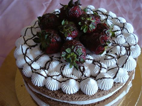 Gluténmentesen is könnyedén Epres mascarponés pucér torta Naked cake