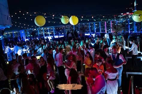 najlepszy podniebny klub nocny  warszawie  level